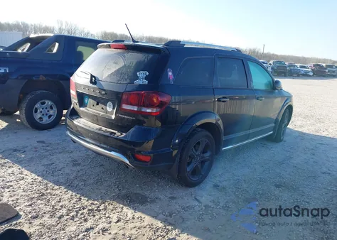 2018 Dodge Journey Crossroad Awd z USA, uszkodzony, nr VIN 3C4PDDGG0JT357342
